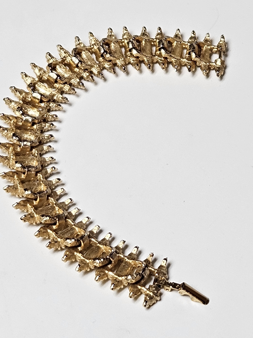 Avon Gold-Tone Zigzag 80s Statement Tennis Bracelet - Picture 6 of 8